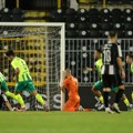Nekad lopta prosto želi u mrežu: Ovako je Partizan primio gol!