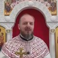 VIDEO Sveštenik usred službe citirao Zvezdinu pesmu: Ovakvu scenu iz crkve još niste videli, sada se masovno deli