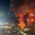 (Video) Lančani sudar motocikala i automobila, vozila u plamenu! Jezivi prizori nesreće na putu kod Podgorice: Ima povređenih…