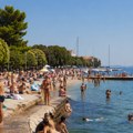 Petar snimio prizor sa plaže na Jadranu i zgrozio čitav region: "Je l' moguće ovo? Samo čekam da počnu da stružu pete"