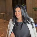 Dragana Mirković stigla na slavlje kod Atine i Nike: Pokazala kovertu, a evo šta je rekla o Karleuši i ćerkama
