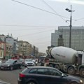 Ko ima prednost u kružnom toku - spoljna ili unutrašnja traka? Pravilo koje vozači nikako da savladaju