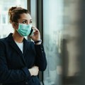 Žena dobila 30.000 € odštete od šefa koji joj je namerno kašljao u lice tokom pandemije