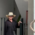 (Foto) Ana Bekuta uživa na Ibici: Pevačica se snimila sa šeširom na glavi: Prizor sa plaže ostavlja bez daha
