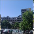 (Video) Kraj simbola jednog vremena: Hotel Park nestaje iz panorame Novog Sada pogledajte dokle je stiglo rušenje
