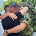 Srpski vojnici se vratili s mirovne misije, a slike povratka otopile bi i najtvrđe srce: Ovo je ogromna ljubav