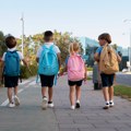 Upozorenje Gradskog zavoda za javno zdravlje: Preteške torbe su rizik za kičmu i stopala
