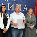 U Jagodini uručeni ugovori za stambeno zbrinjavanje devet porodica izbeglica