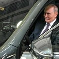 Putin provozao novu "Volgu K50" Evo šta je rekao nakon vožnje (foto, video)