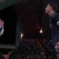 Dušan Vlahović kao u transu! Dao gol, pa se popeo pred ultrase (video)