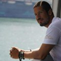 Nikola Rokvić se pretvorio u zver! Pevač mokar do gole kože pokazao mišiće (foto)
