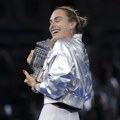 FOTO Sabalenka na „vrelim“ slikama sa sestrom, Arina uživa posle titule na US Openu