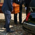 Nezapamćen skandal na sahrani Terao popa sa ženinog pokopa, pa uhapšen