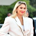 Mnogi ne znaju koje diplome ima Kristina Radenković Voditeljka RTS-a završila dva fakulteta, jedan upisala na nagovor majke