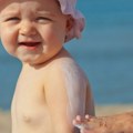 Krema za sunčanje za bebe: Od kog uzrasta je bezbedna i 5 pravila za izbor najbolje zaštite