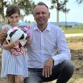 Predrag Stevović obišao Poskurice: Predloženo igralište kod Doma kulture