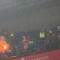 Grobar krenuo bakljom na Delije u Areni: Sevale pesnice i baklje, evo kako je nastao haos pred Večiti derbi!