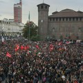 "Meloni, odlazi!" Protestne povorke studenata u Torinu i Napulju, pridružuju se radnicima u štrajku: "Svaki trg biće…