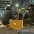 Izbori u Srbiji: Studenti odlučni da noć provedu na ulici – u šatorima