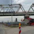 Postavljena poslednja horizontalna ploča na novom železničkom vijaduktu u Vrbasu