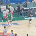 E, zato volimo sport: Pogledajte prelep gest košarkaša Olimpijakosa pred utakmicu protiv Panatinaikosa, divno!