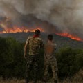 Bukti vatra na poznatom grčkom poluostrvu! Vatrogasci se bore sa vatrenom stihijom, sve veći broj ekipa na terenu: Uključen…