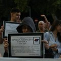 Nišlije SNS prostorije oblepili umrlicama: „Posle 17 godina, SNS preminuo od posledica korupcije, krađa, laži…“ VIDEO