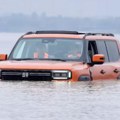 Kineski SUV prešao reku Jangce