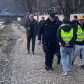Policajci jutros mlatretirali studente na blokadi u Vlasotincu, akciju predvodio načelnik leskovačke policije – VIDEO