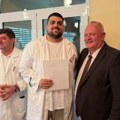 Cvetanović uručio rešenja zdravstvenim radnicima u Leskovcu