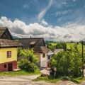 Selo sa samo 17 stanovnika postalo turistička atrakcija, meštani se bune: "Izbrišite nas s UNESCO liste, živimo kao u…
