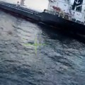 Ruski dron potapa ukrajinski brod: Isplivao neverovatan snimak sa Crnog mora (video)