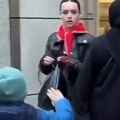Снимак за два дана догурао до готово 4 мииона прегледа! Прешли пола света како би изненадила ћерку, кад оно...