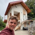 Amerikanac na Balkanu kupio kuću za 5.000€, sad hoće da mu je sruše: Renovirao je celu, a onda je stiglo pismo od vlade "Neću…