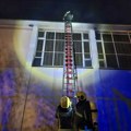 Ugašen požar u Osnovnoj školi u Kikindi: Nema žrtava, materijalna šteta velika, utvrđuje se kako je vatra buknula (foto, video)…