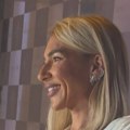 Jovana Jeremić sva u belom, a od Tigra ni traga ni glasa: Stigla na gala slavlje u društvu posebne osobe (foto)