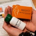 Paketomat koji je podigao prašinu: Žene pomoću koda dolaze do pilula za abortus VIDEO