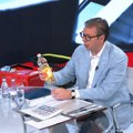 Vučić sa korpama u emisiji saopštio koja su nova pojeftinjenja: Izvadio 16 proizvoda