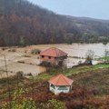 Poplave prete petnjici: Reka prekinula vodovod (Foto)