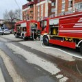 Локализован пожар у магацину Електронске индустрије у Нишу - густ црни дим и даље куља