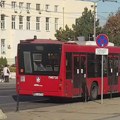 Beograđanka koju je udario točak otpao sa gradskog autobusa u kritičnom stanju