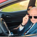 Ima 102 godine ali i dalje živi kao mlad! Profesor, vozi auto, drži predavanja, bez tableti smanjio rizik od smrti za 75%…