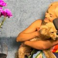Il ničija, il njegova: Ilda Šaulić u kućnoj atmosferi zapevala posebnu pesmu (foto/video)
