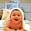 Ova žena smišlja imena za bebe po porudžbini i za to joj plaćaju