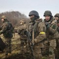 Pobegli sa položaja prerušeni u žene: Ukrajinski vojnici pokušali da izbegnu borbu