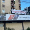 U Nišu akademci razvili transparent „Studenti pobeđuju“ iznad prostorija SNS