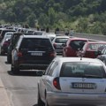 AMSS: U vozilima ne ostavljajte ništa što od vrućine može da eksplodira i zapali se