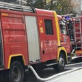 Lokalizovan požar u stambenoj zgradi u Trgovačkoj ulici, evakuisane tri osobe
