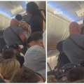 (Video) Haos u avionu, izbila tuča! Jedan od putnika odbio da sedne, avion morao da kruži i odloži sletanje