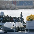 Фон дер Лајен ће посетити Лампедузу која тоне под мигрантима